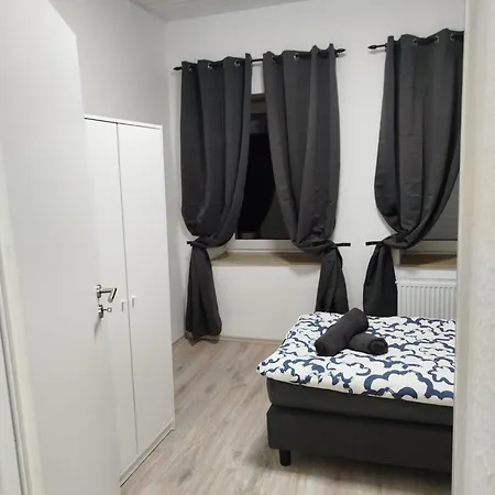 Work And Eschweiler 6 Betten 5 Schlafzimmer 2 Etagen شقة *